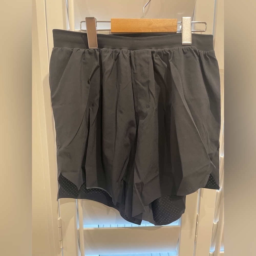 BRAND NEW Mens  Fast and Free Short 6” *Lined size M